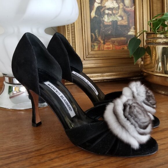 Manolo Blahnik Shoes / Heels / Pumps Black Suede Lush Chinchilla Rose Size 5 - Picture 1 of 11